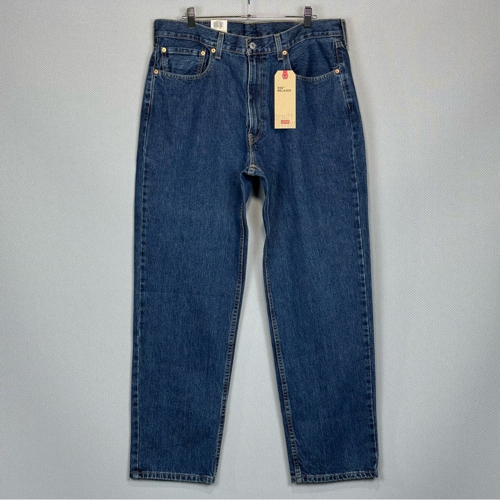Levis Jeans Men 38x32 Blue 550 Relaxed Tapered Dark Stonewash Cotton Denim NWT